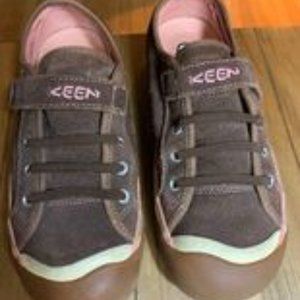 KEEN Suede Breast Cancer Awareness Suede Shoes   Size 7